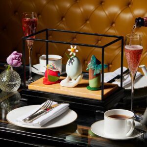 Il rituale del tè da non mancare a Londra: un tocco glamour e lussuoso al Rosewood Hotel