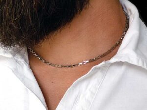 Trend Collane da Uomo, tra perle e maglie di catene