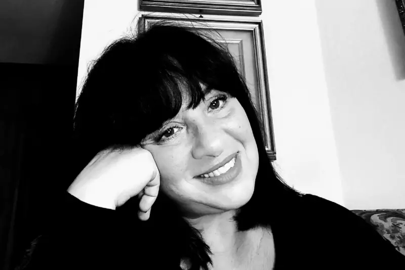 Maria Cristina Russo, con la pubblicazione del suo primo romanzo, “Lia” torna a parlare di violenza di genere
