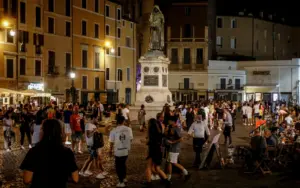 La Scintillante Vita Notturna di Roma: Una Guida ai Migliori Locali